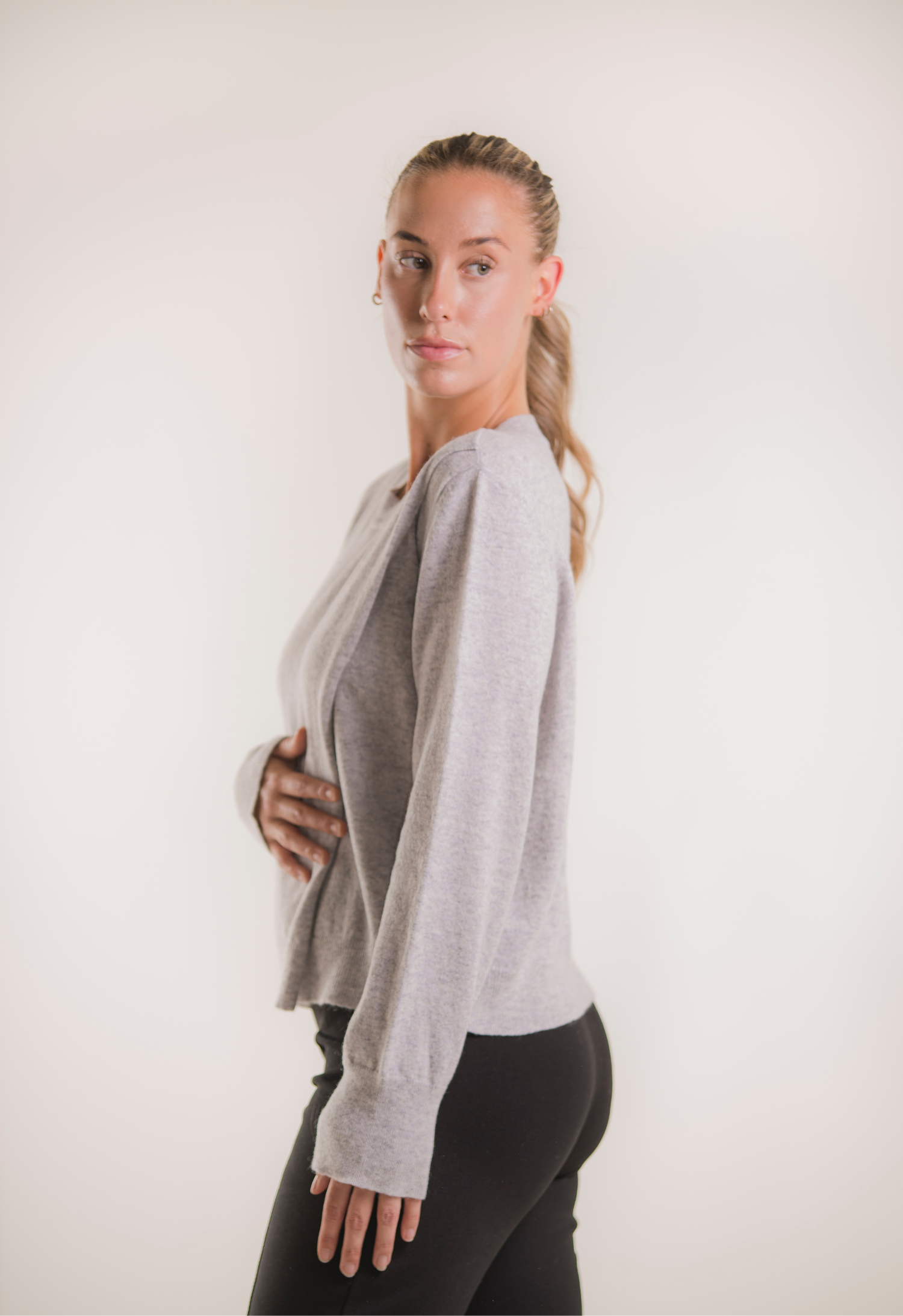 Knitted nursing sweater - Light Grey Melange gallery