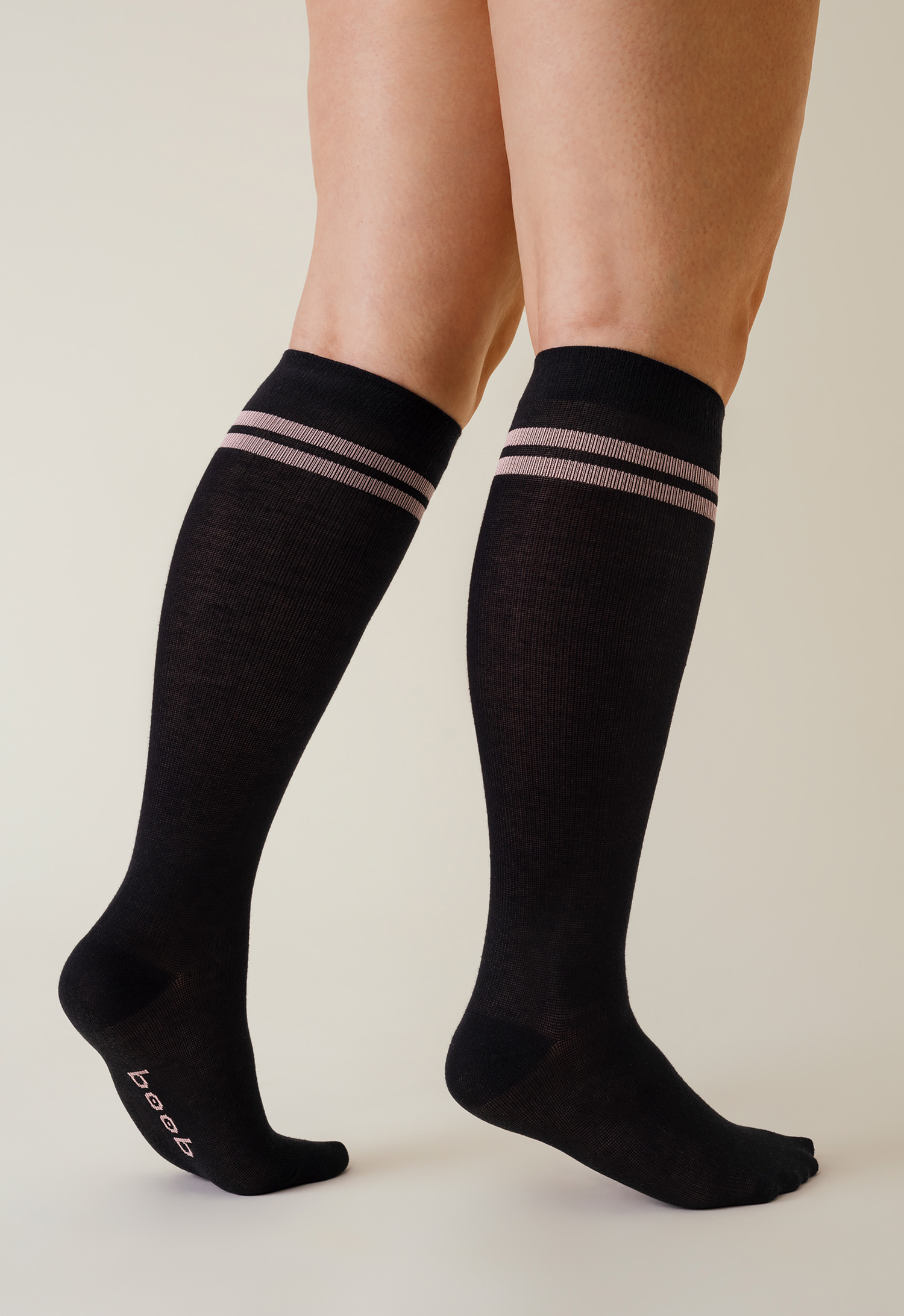 Essential compression socks - Black gallery